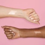 ⁦Body Glow Stick - جلو ستيك لتوهج البشرة الطبيعي | إضاءة فورية وجاذبية⁩ - الصورة ⁦2⁩