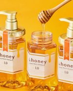 ⁦Deeb Moist Shampoo & Treatment - شامبو وماسك شعر ياباني بالعسل الحجم الكبير 500 مل | ترطيب عميق وتغذية الشعر⁩ - الصورة ⁦2⁩