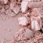 باليت هايلايتر أوفرا بيلو Highlighter - Pillow Talk لون وردي لؤلؤي ناعم - Image 4